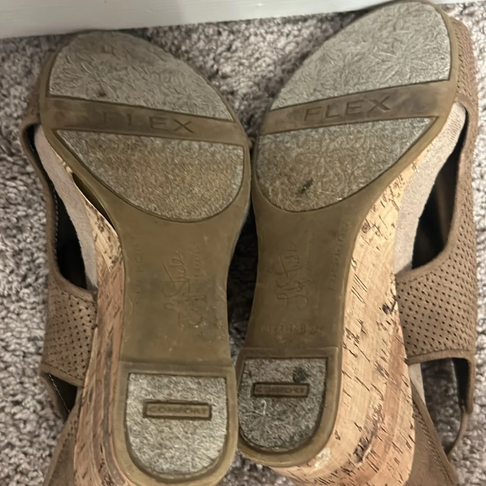 Life Stride brown wedges